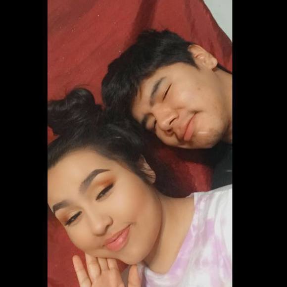 Meet your Posher, Naomie - Picture 1 of 1